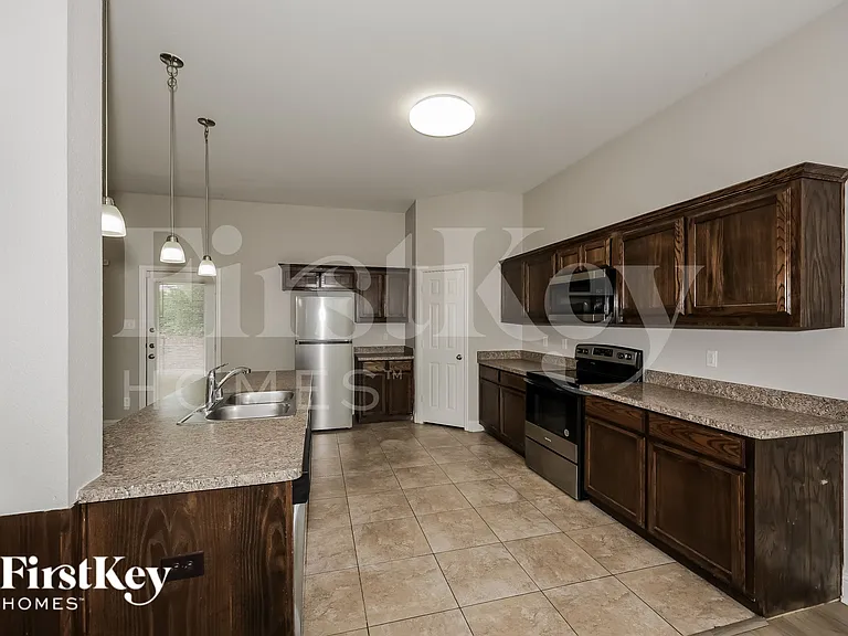15630 Gatsby Ln — Photo 7