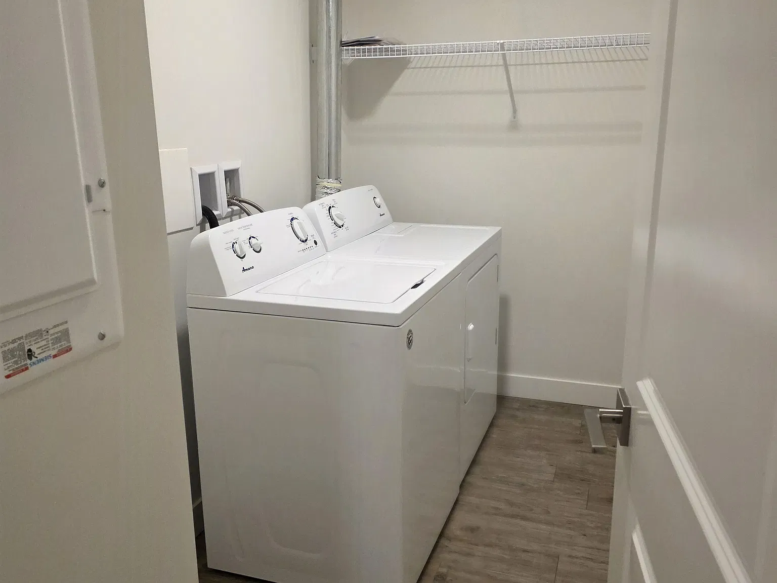 2 bed, 1027 sqft, $2,000 — Photo 2