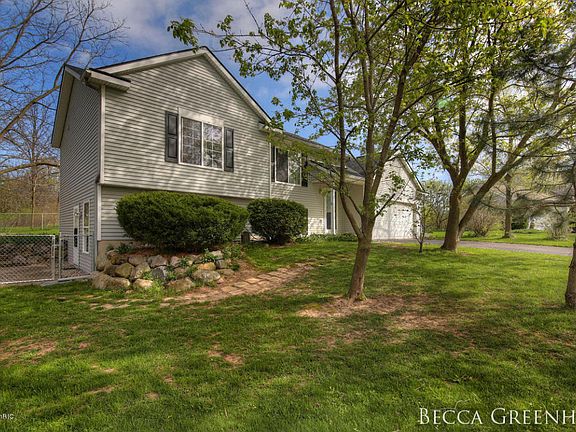 2nd image of 14761 Fieldstone Meadow Ct NE
