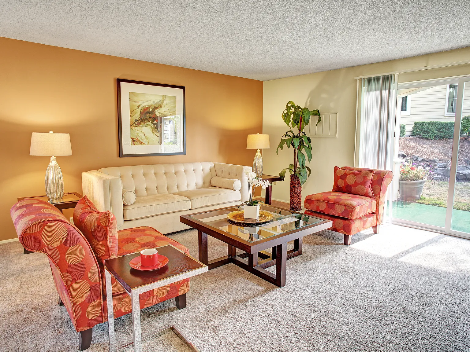 Lakeside Apartments — Photo 2