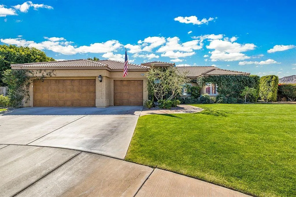 4 bed, 2718 sqft, $4,800 — Photo 1