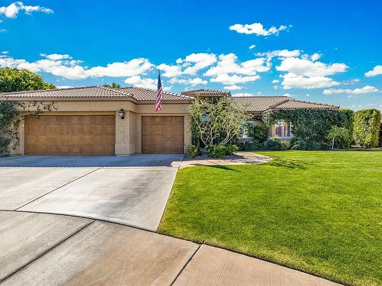 44605 Pala Cir — Photo 1