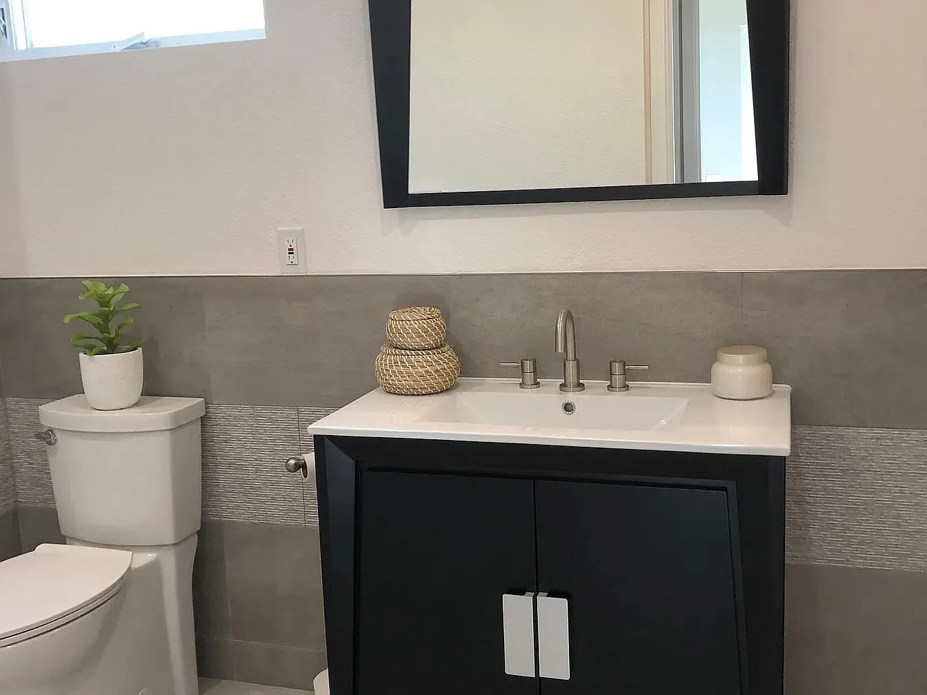 1 bed, 700 sqft, $1,200 — Photo 2