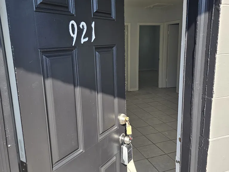 919 Randall St #921 — Photo 5