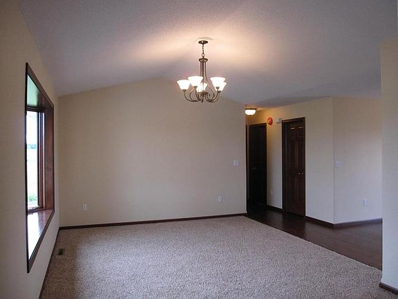 3rd image of 821 Greenway Blvd SE