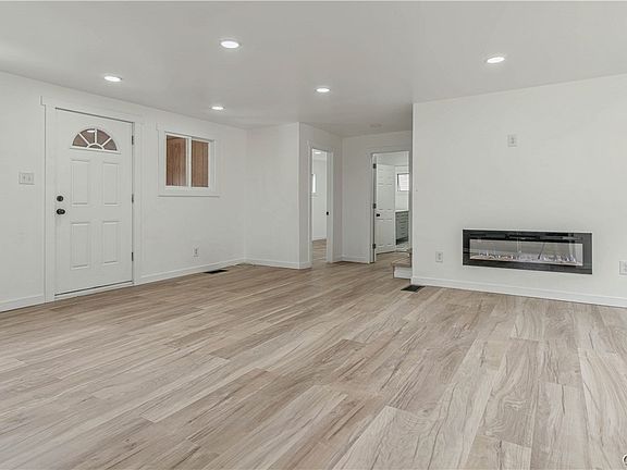 2nd image of 108 W Remington St