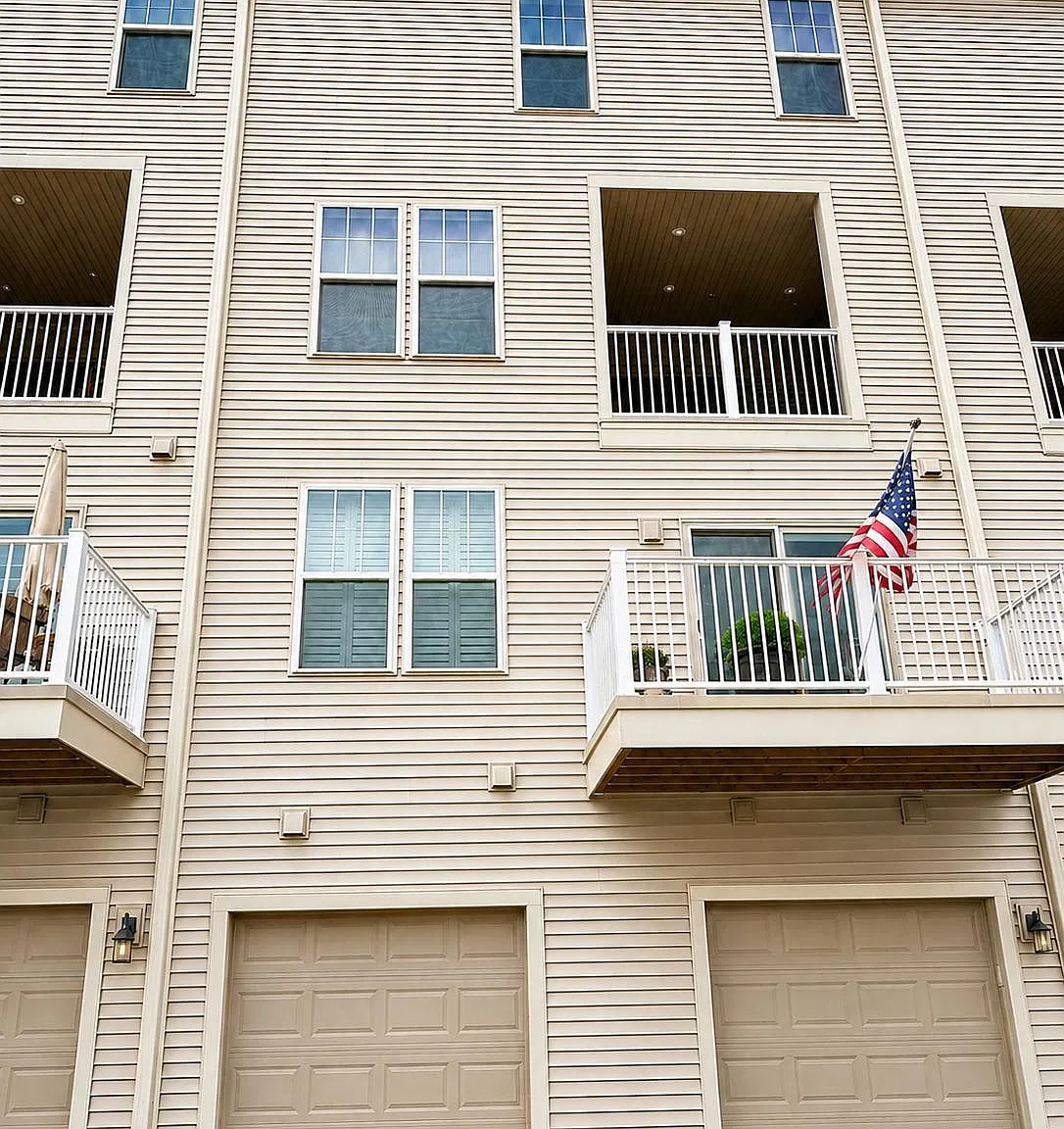 3 bed, 2.5 bath, 2475 sqft, $3,495 — Photo 3