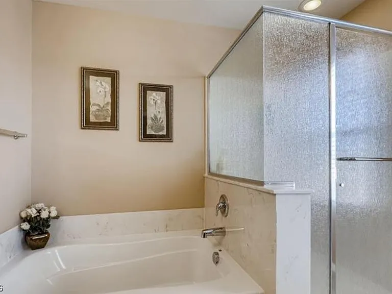 3077 Camino Sereno Ave — Photo 11