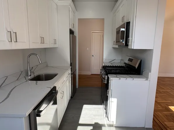 762 Brady Avenue image 8 of 13