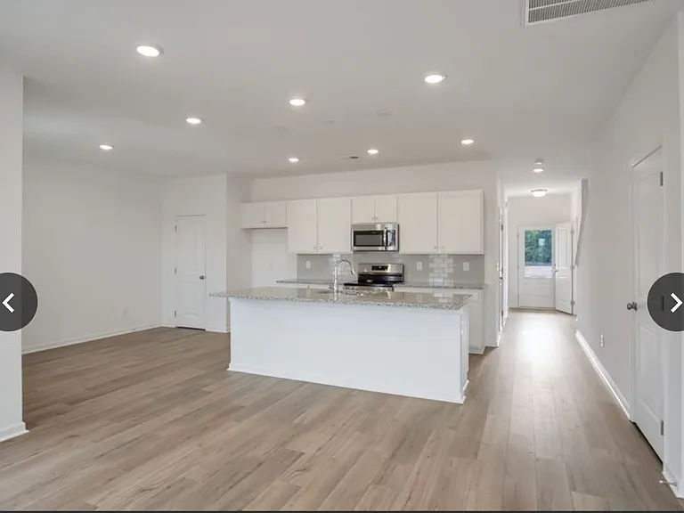 236 Summerlin Dr — Photo 17