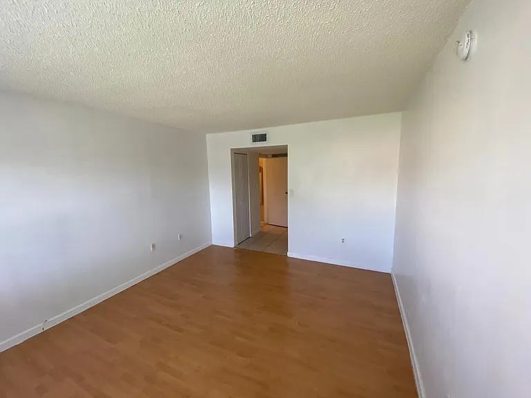 4304 NW 9th Ave #3-3B — Photo 10