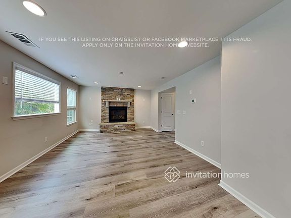 4th image of 949 Fairdale Ct
