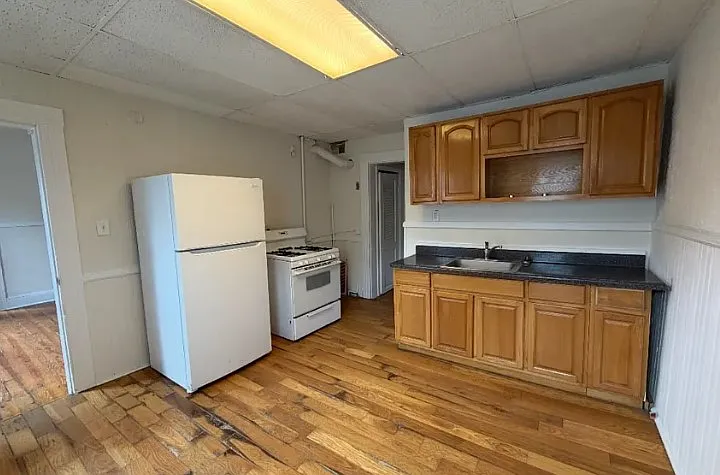 122 Rennell St #1 — Photo 7