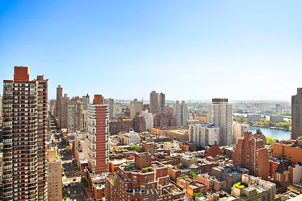 Sold by Town Residential | media 4