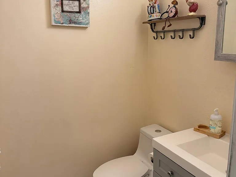 96 Spring Lake Dr #205 — Photo 1