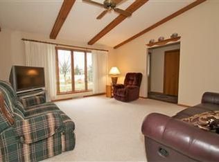 1522 Valley Rd, Oshkosh, WI 54904