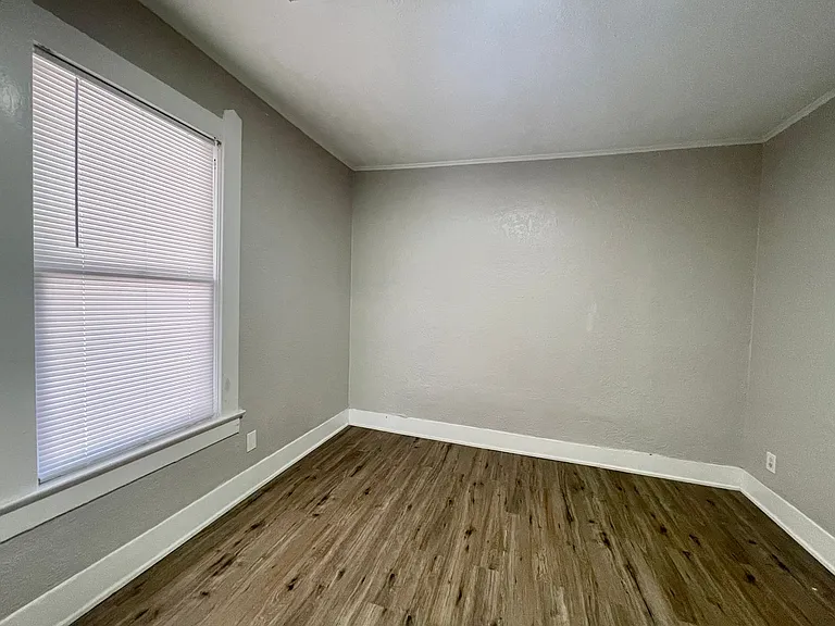 1897 Harrison St — Photo 11