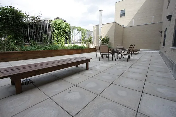 Rented by Compass | media 22