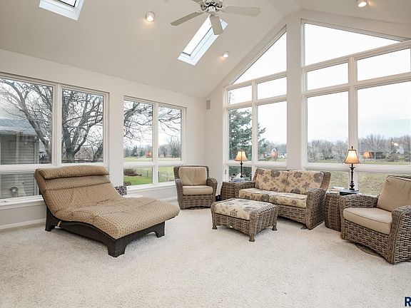 5th image of 300 E Saint Andrews Dr