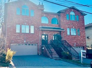 212 7th St #A, Palisades Park, NJ