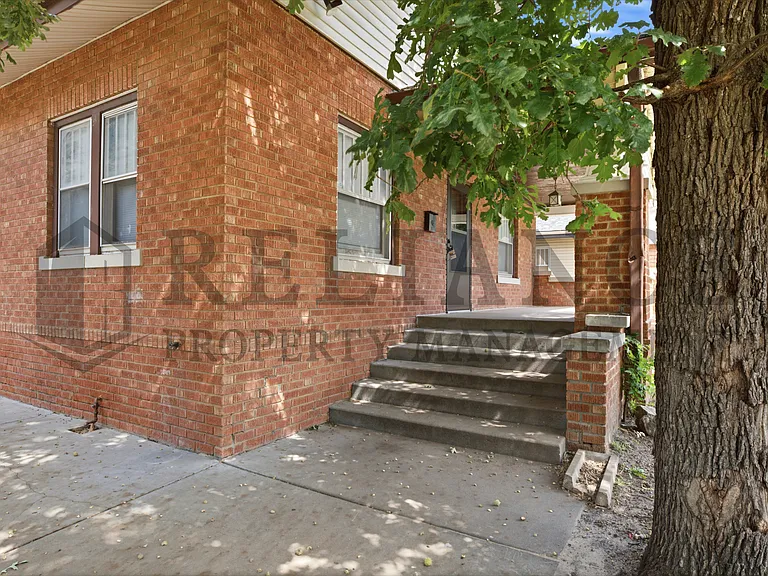525 S Chautauqua Ave — Photo 3