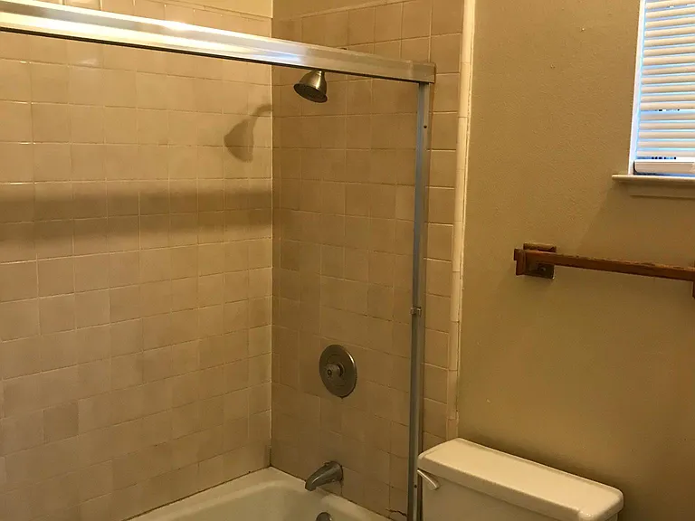 304 Watson St #C — Photo 3