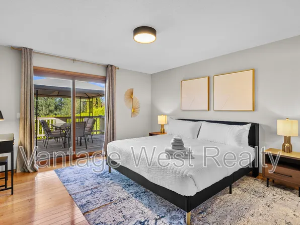 1935 Abel St, Tsinstikeptum 10, BC V1Z 3C6