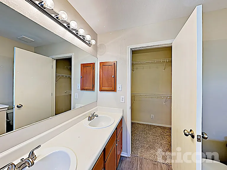6734 Sandy Point Dr — Photo 11