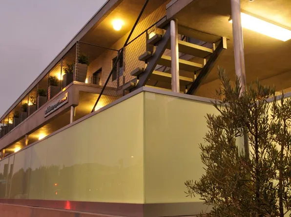 9100 Whitworth Dr, Los Angeles, CA