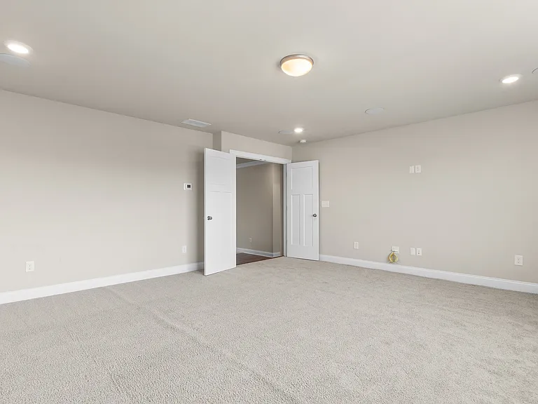 7435 Red Poppy Dr — Photo 29