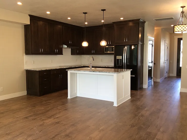 3820 Creek View Dr — Photo 6