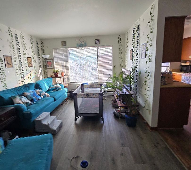 1st image of 1204 Memorial Dr APT 16
