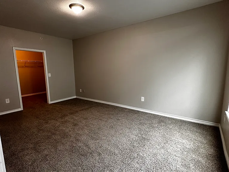 Westpoint at Scenic Vista Apartments — Photo 33