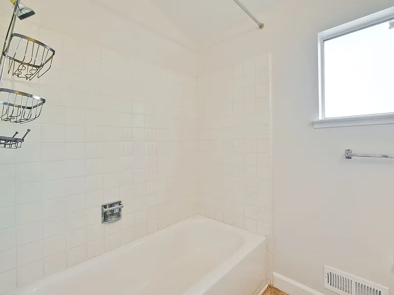 21940 Rucker Dr — Photo 36