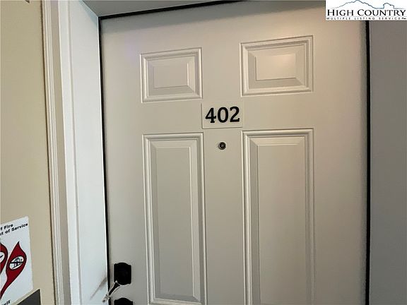 5th image of 155 Gateway #402