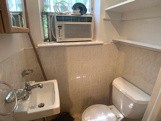 Rented by Tapiro Realty | media 11