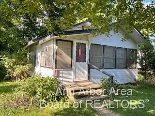 1st image of 4759 Midland Dr