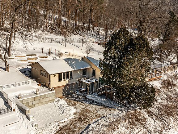 2nd image of 24413 Pickwick Loop Rd