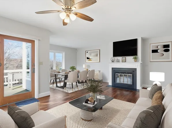 44 Landing Dr, Methuen, MA 01844