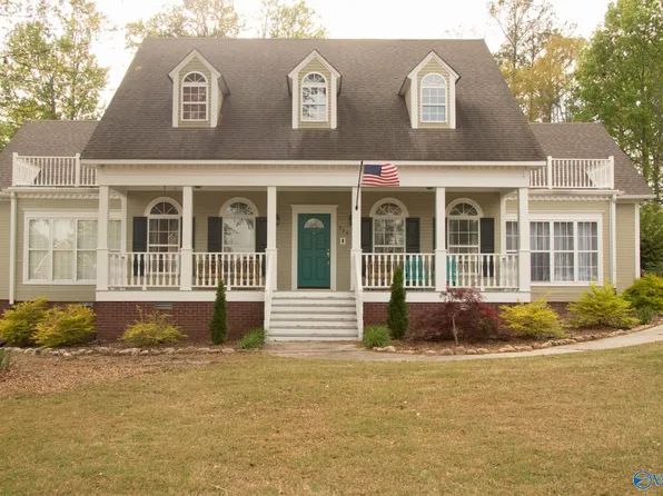 524 Mockingbird Ln, Albertville, AL 35950