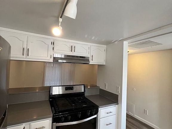 5th image of 176 S Virgil Ave APT 102