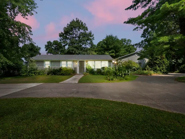 208 W Gump Rd, Fort Wayne, IN 46845