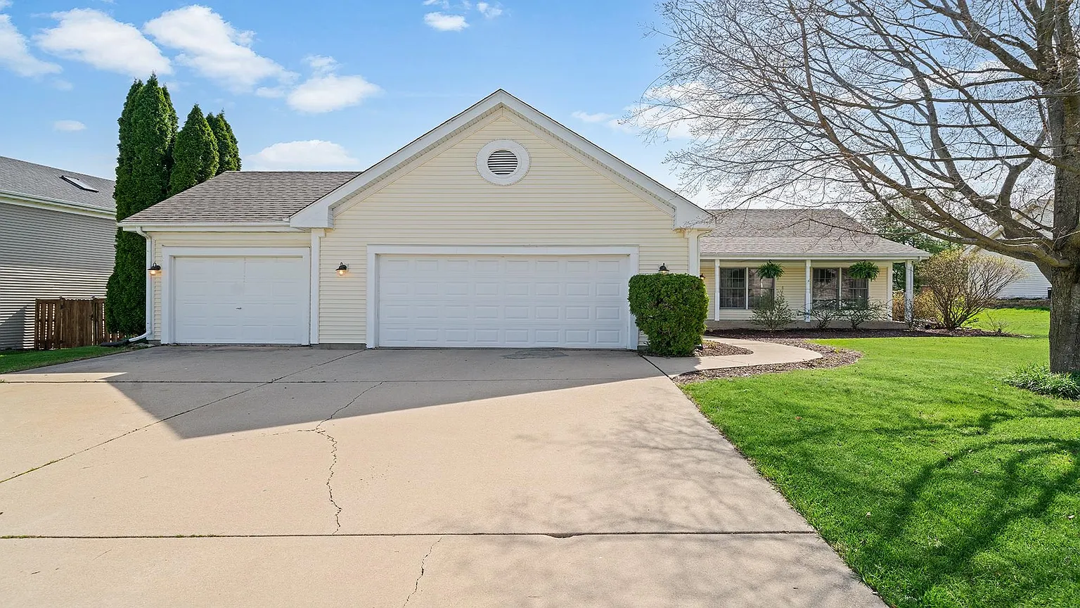 1157 Butler Rd photo 1