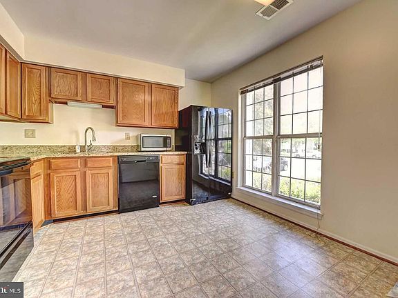 4th image of 2837 Madeira Ct