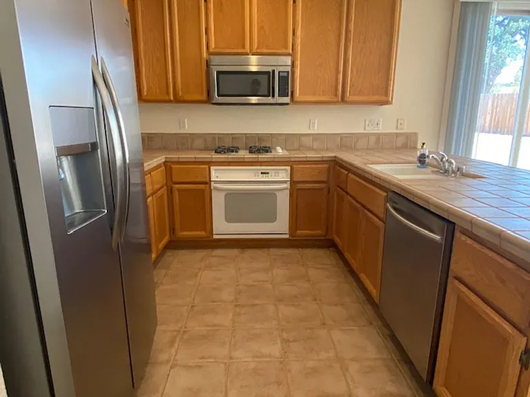 216 Shanley Ct — Photo 4