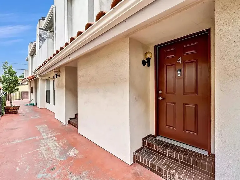 219 N Isabel St #4 — Photo 42