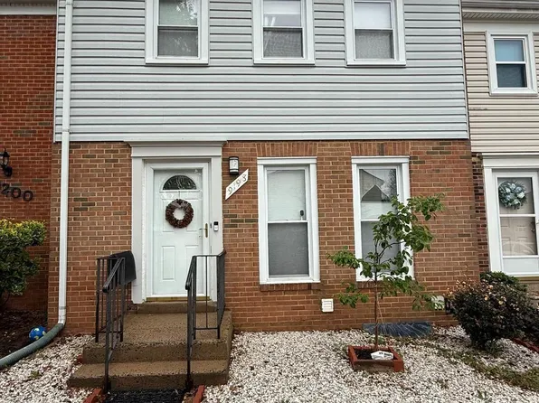 9198 Laurelwood Ct, Manassas, VA 20110