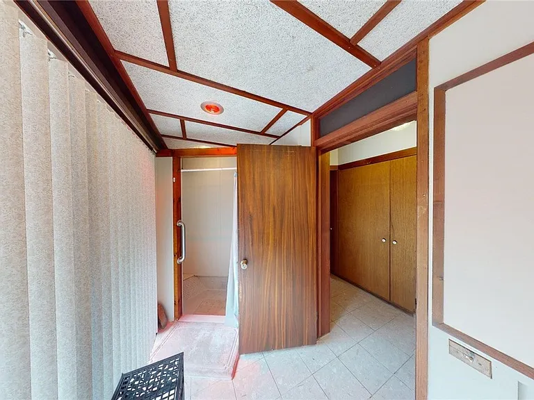 200 Steele Rd — Photo 22