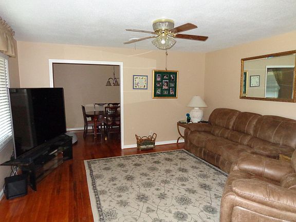 2nd image of 193 Cheryl Drive