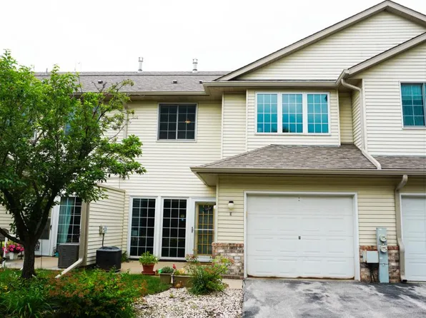 2425 Fox River PARKWAY #E, Waukesha, WI 53189